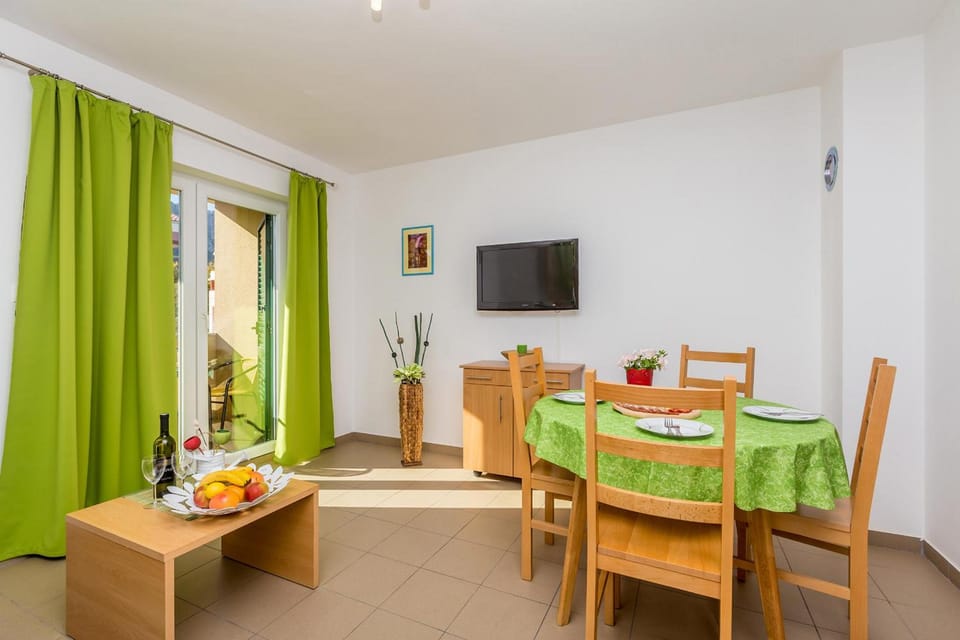 Apartments Mirica Hotel in Lika-Senj County
