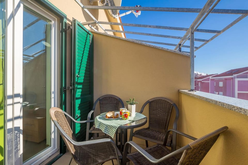 Apartments Mirica Hotel in Lika-Senj County