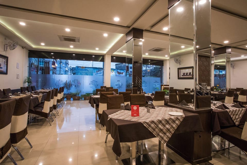 Super Townhouse Divya Palace Hotel in India