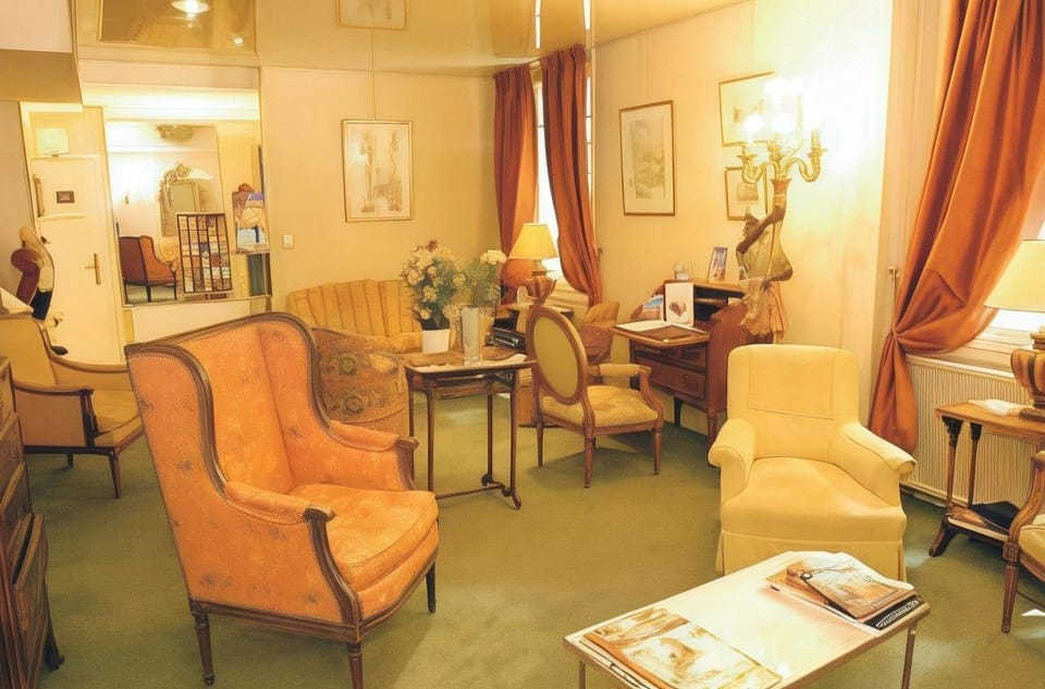 Hotel Le Bailli de Suffren Hotel in Paris