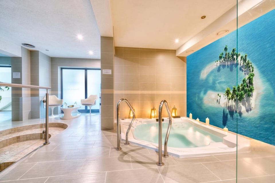 Hot tub