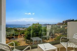 Branch Suite w Shared Pool by Roots Suites Hotel in Lasithi