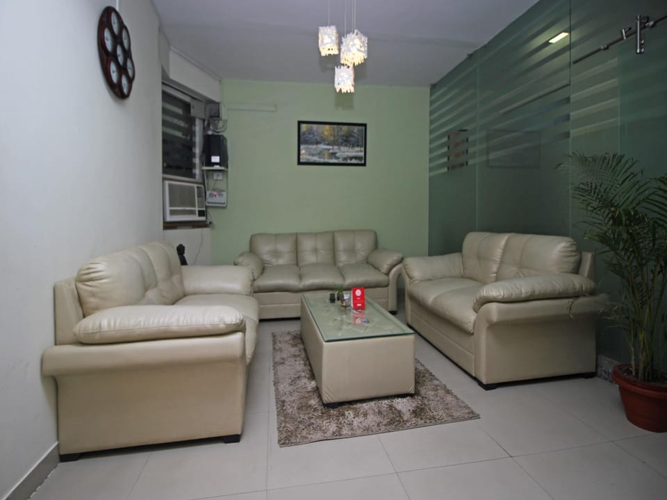 Flagship 9046 Hotel Metro Star Hotel in Noida