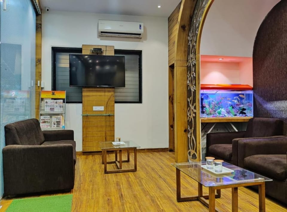 Hotel Grandeur-Near Mumbai International Airport Hotel in Mumbai