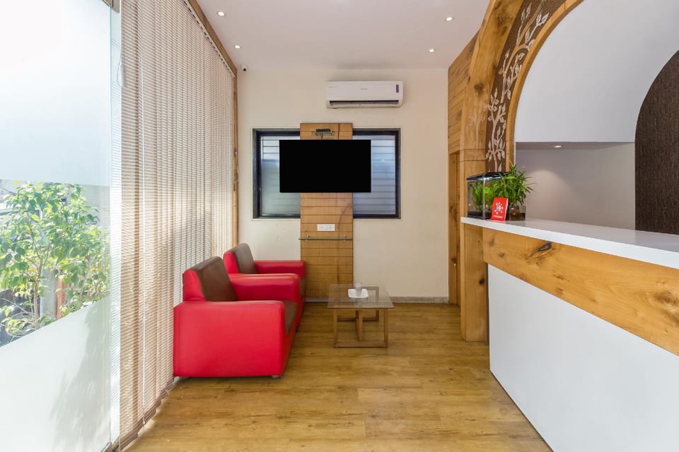 Hotel Grandeur-Near Mumbai International Airport Hotel in Mumbai