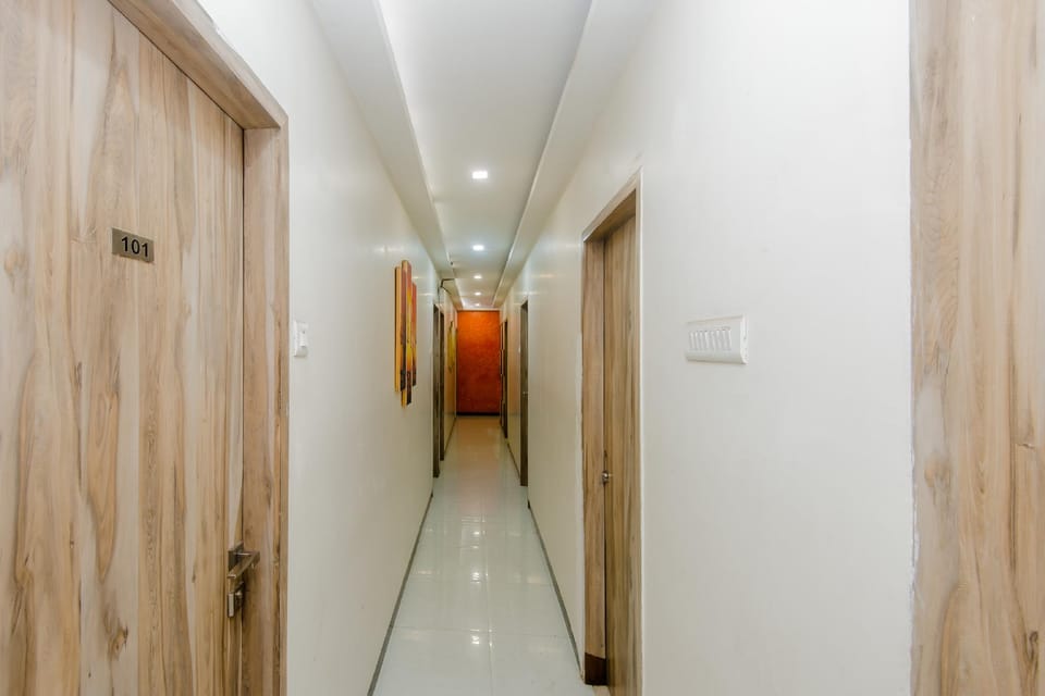 Hotel O Blue Pearl Residency Near Chhatrapati Shivaji International Airport Hotel in Mumbai