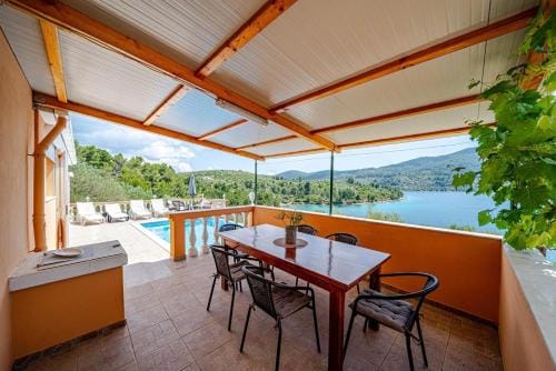 Holiday Home Nina Plitvine Hotel in Dubrovnik-Neretva County