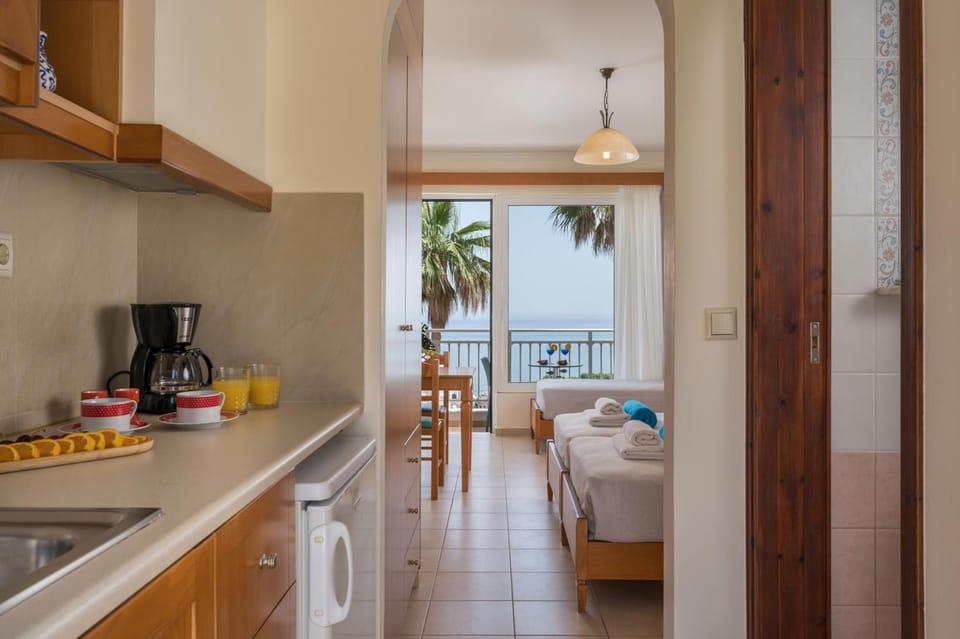 Hermes Sea View Apartment hotel in Crete
