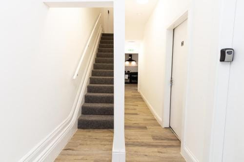 Cosy Large Ensuite Room in the Heart of Oldham Hotel in Oldham