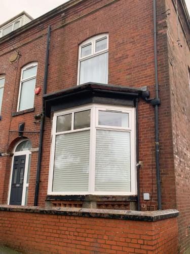 Cosy Large Ensuite Room in the Heart of Oldham Hotel in Oldham