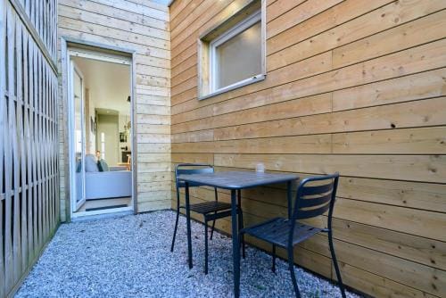 Two bedroom house with courtyard, quiet Hotel in Lille