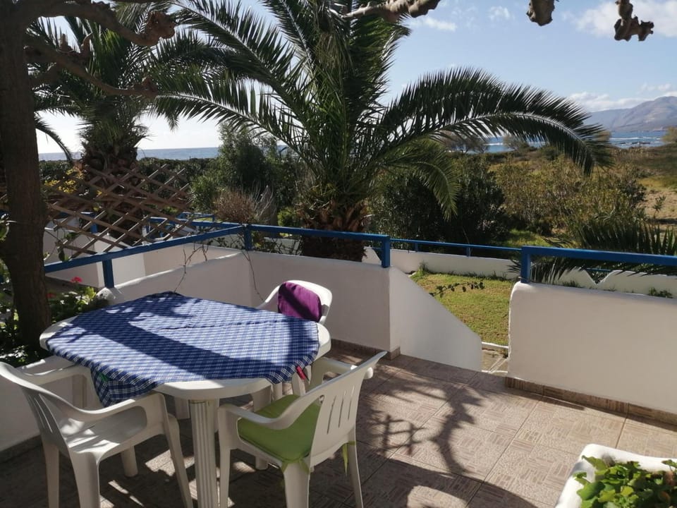 Oasis Apartments Hotel in Crete
