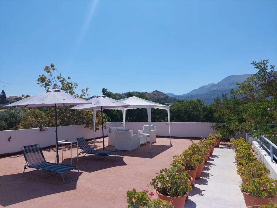 Seafront Studios and Apartments Hotel in Decentralized Administration of the Aegean