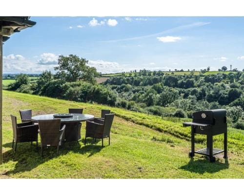 Huish Lodge Lodge in Mendip District