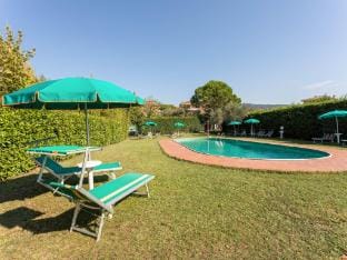 Apartment in Tuoro sul Trasimeno with pool Hotel in Umbria