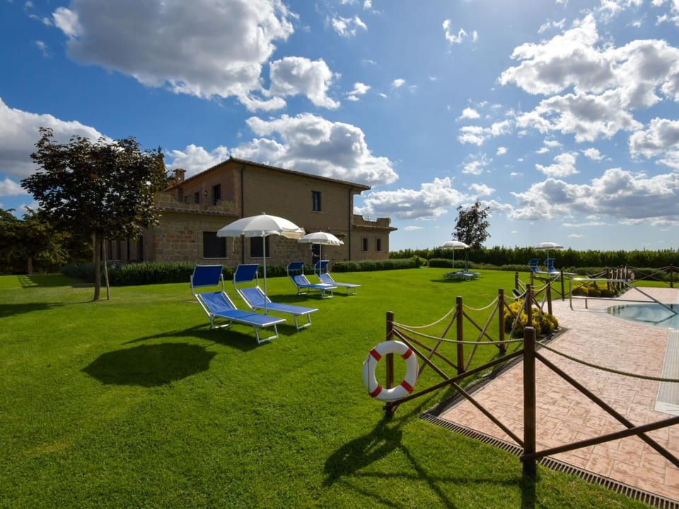 Agriturismo Poggio Al Tufo Hotel in Lazio
