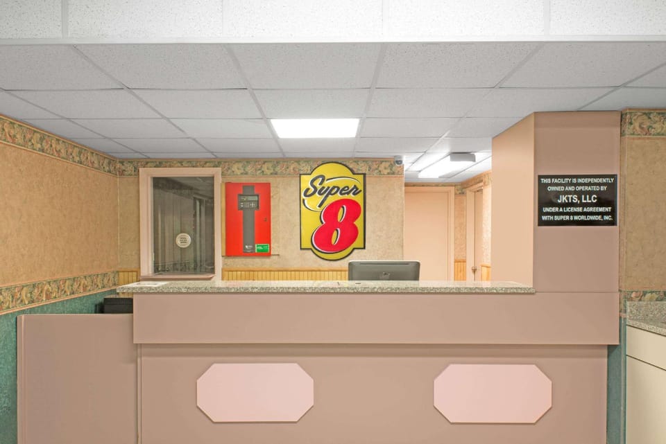 Super 8 By Wyndham Wapakoneta Hotel in Ohio