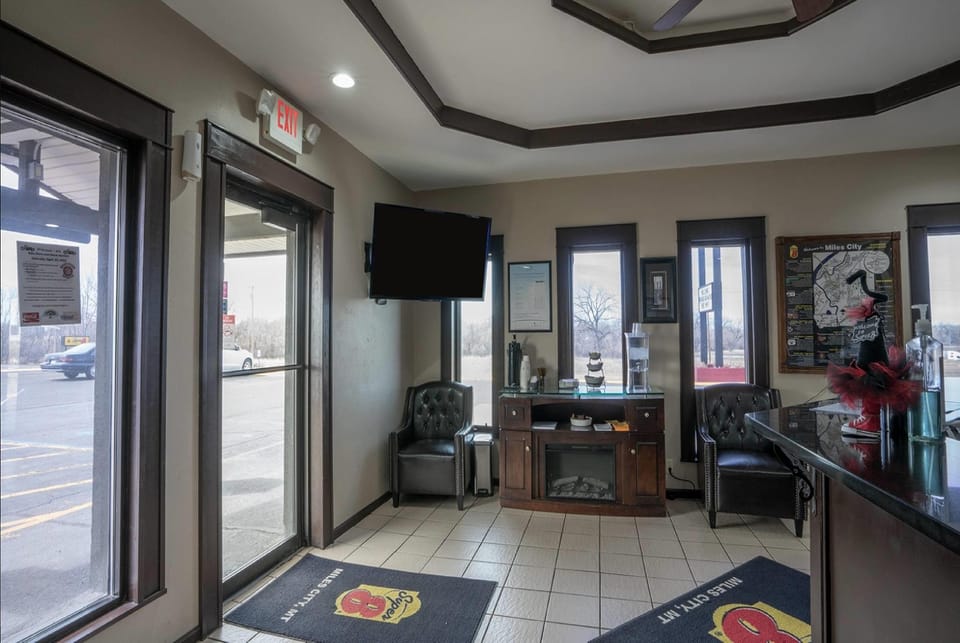 Super 8 By Wyndham Miles City Hotel in Miles City