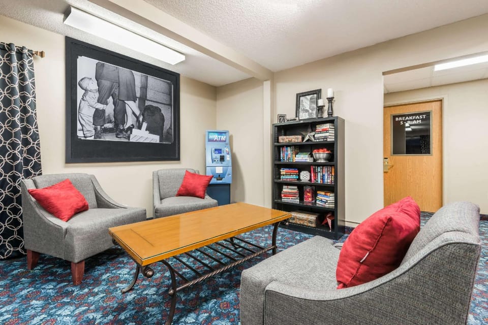Super 8 By Wyndham Beloit Hotel in Kansas