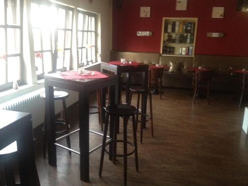 Alex -Lounge -Sportsbar -Smokerlounge Hotel in Kaiserslautern