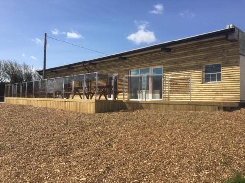 Dog Friendly Stagecoach Glamping Pod with Hot Tub Hotel in Wales