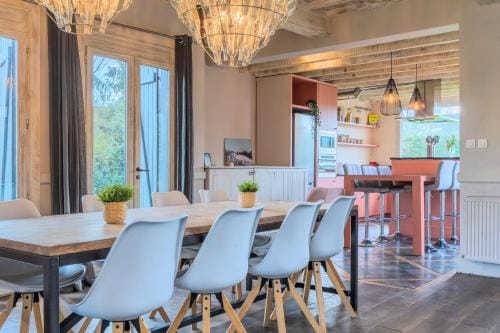15 Min to Lille - Beautiful 14p House, 5 Bedrooms Hotel in Hauts-de-France