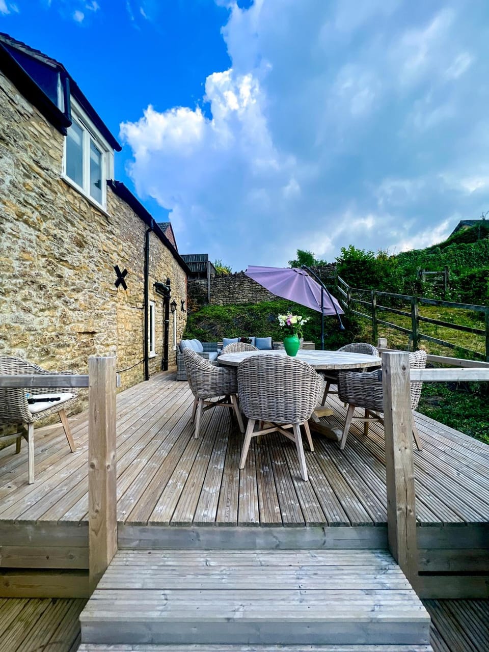 The Kings Arms Hotel in North Dorset District