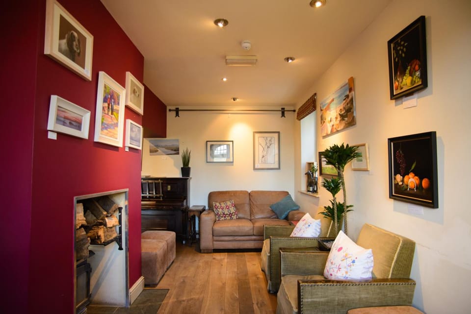 The Kings Arms Hotel in North Dorset District