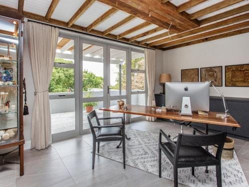 Bluemari's Retreat Hotel in Cape Town