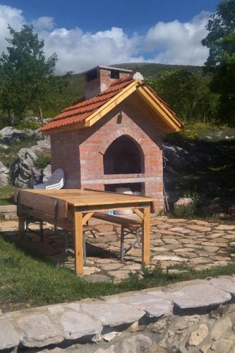 Rooms with a parking space Kijevo, Zagora - 22243 Hotel in Šibenik-Knin County, Croatia