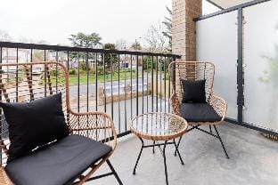 The Wembley Park Wonder - Charming 2BDR Flat with Balcony Hotel in Wembley