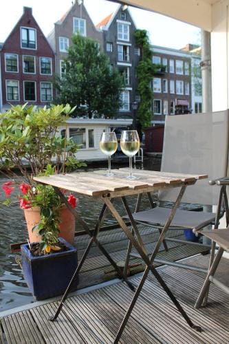 Houseboat Orpheus Hotel in Amsterdam