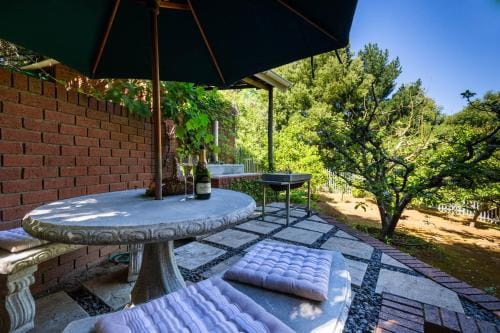 Devon Castle Orchard Cottage Hotel in Stellenbosch