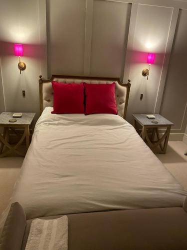 Maple House Hotel in Daventry District