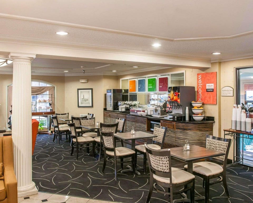 Comfort Inn Indianapolis South I-65 Hotel in Perry Township