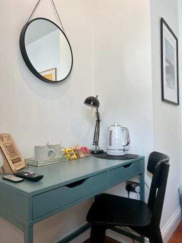 Private Double Room with Ensuite, No Breakfast, Truro City Centre Hotel in Truro