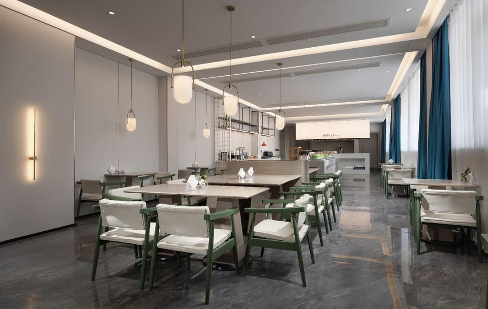 Manju Hotel (Shaoxing Paojiang Branch) Hotel in Hangzhou