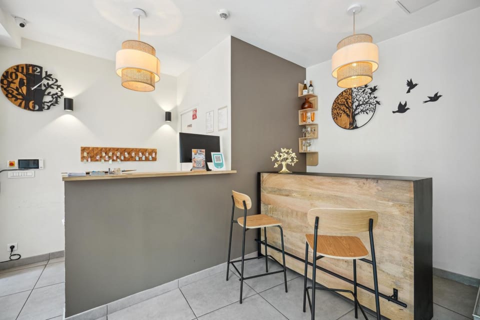 Hôtel Le National Clichy Paris Hotel in Levallois-Perret