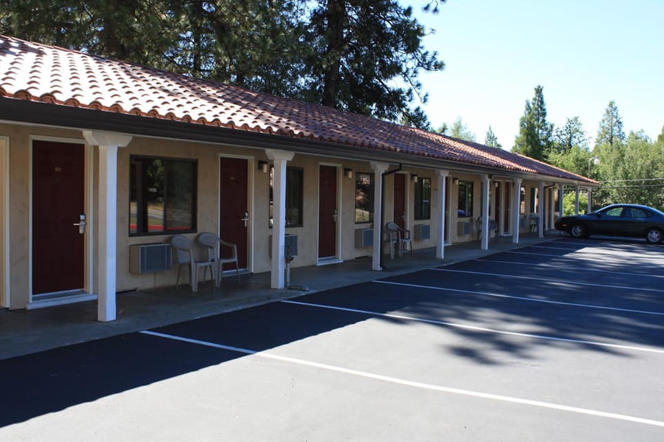 Gold Trail Motor Lodge Motel in Placerville