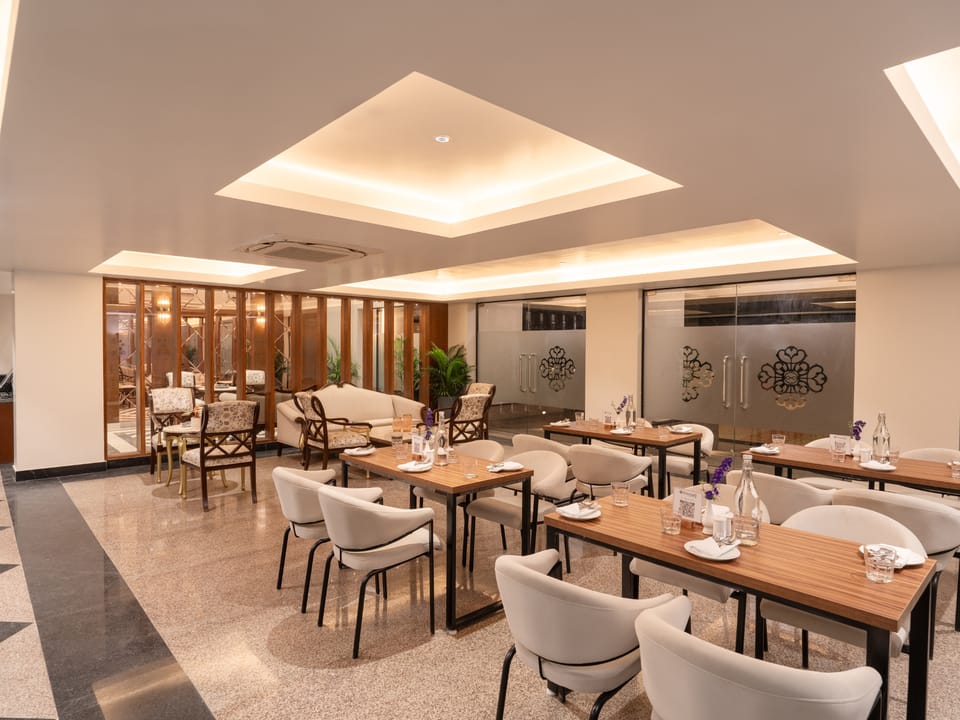 Foxtrail Sector 42 - AM Hotel Kollection Hotel in Gurugram