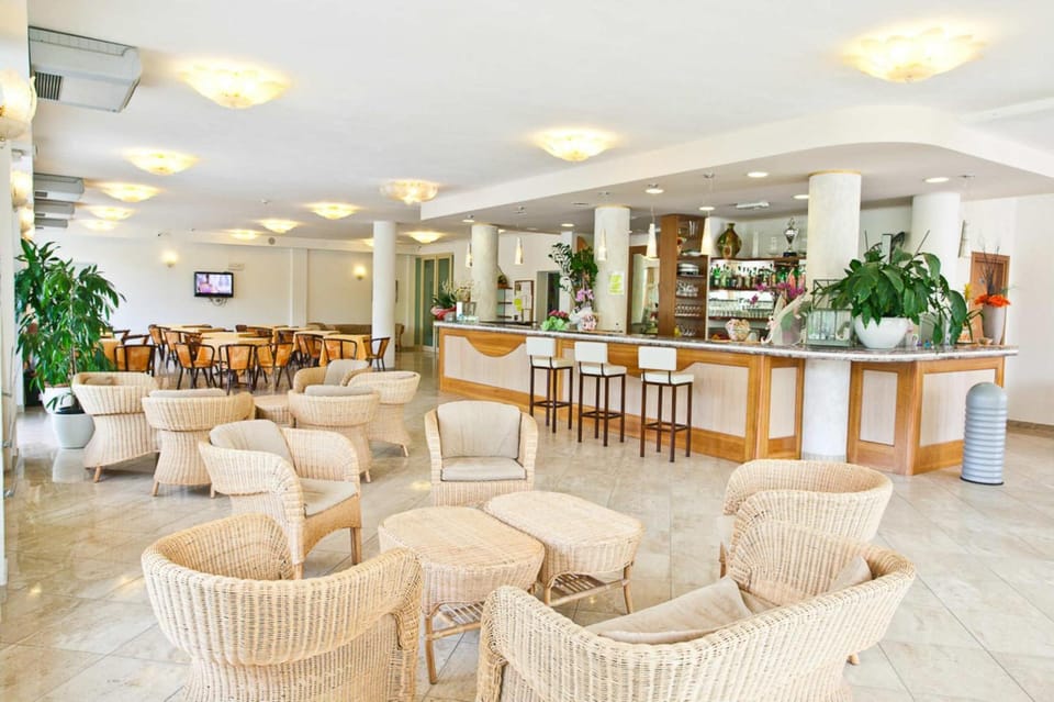 Bar/lounge