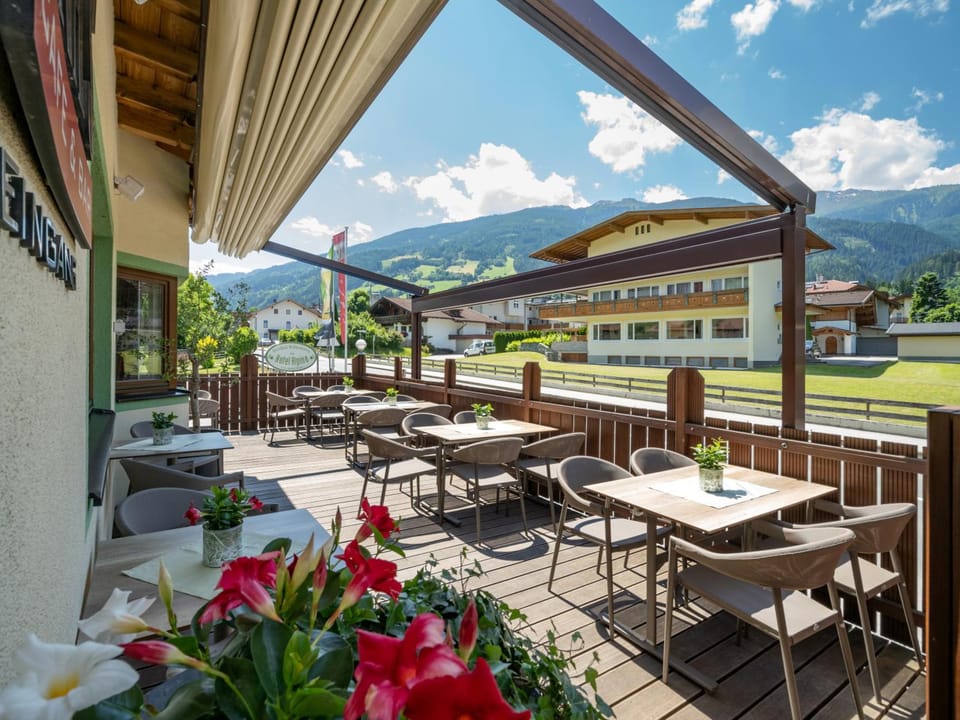 Hotel Alpina Hotel in Uderns