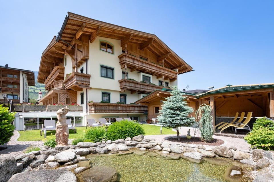 Hotel Alpina Hotel in Uderns