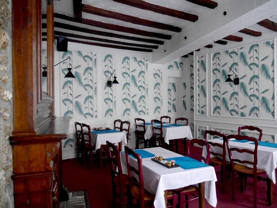 Logis Hotel du Commerce Hotel in Brittany