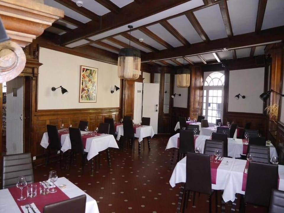 Logis Hotel du Commerce Hotel in Brittany