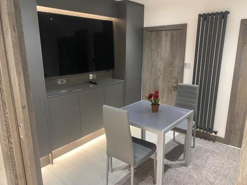 Modern studio in natural surroundings Hotel in The Royal Town of Sutton Coldfield