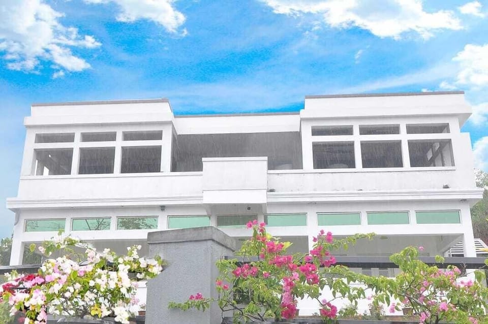 Rose Hill Bungalow Hotel in Central Province