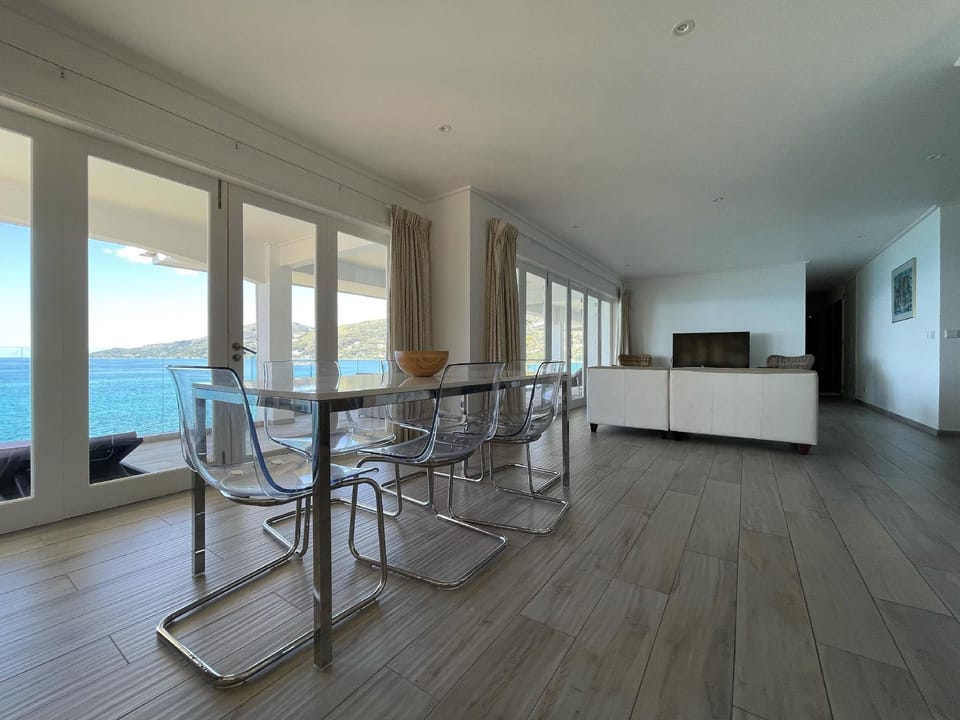 VallonEnd Beach Front Villa Hotel in Africa