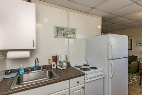Buried Treasure Hotel in Port Aransas