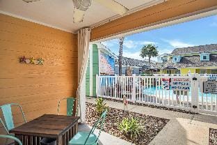 Happiness Comes In Waves Hotel in Port Aransas